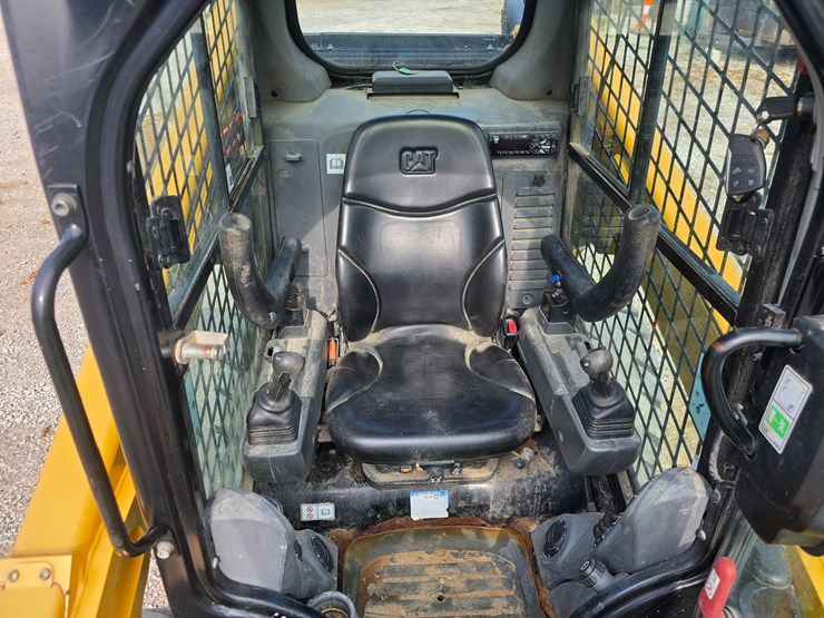 2020-caterpillar-262d3-image-63