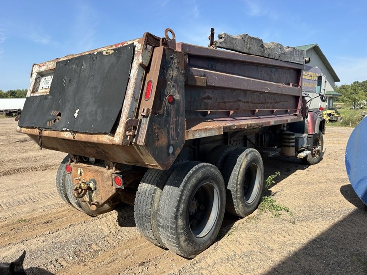 1997-mack-dm690s-image-5
