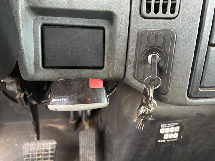 2002-international-durastar-4300-image-89