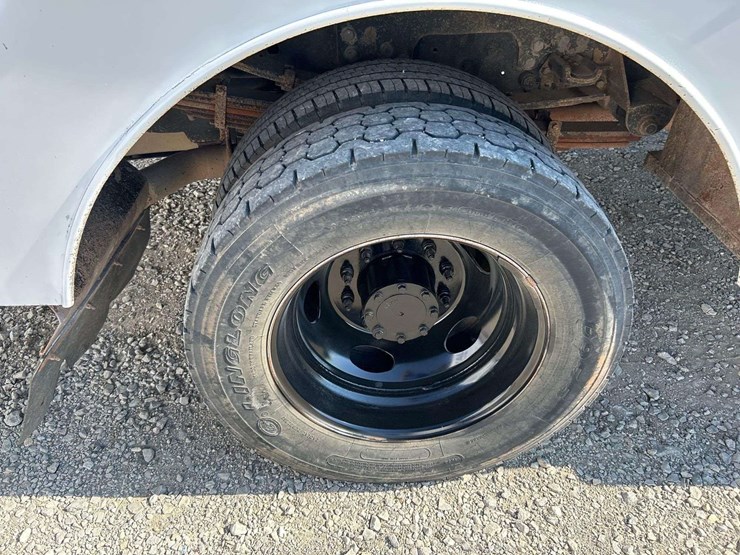 2012-ford-f550-image-37