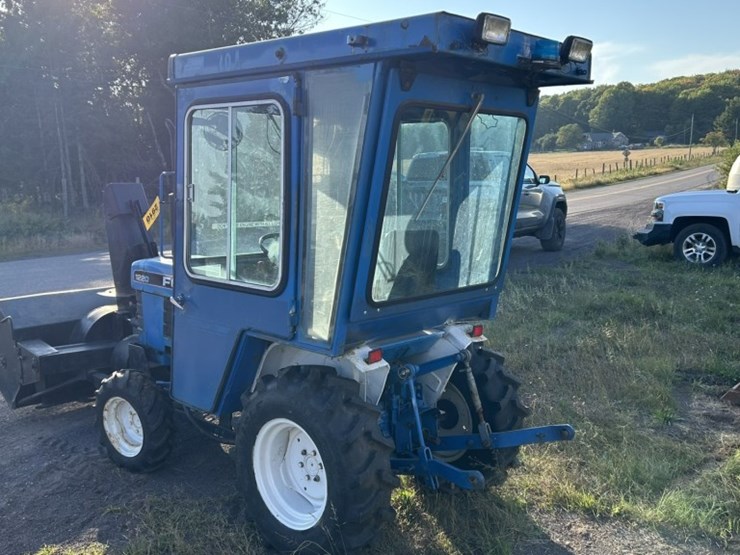 ford-1220-image-3