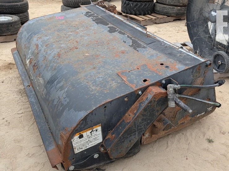 bobcat-street-sweeper-image-2