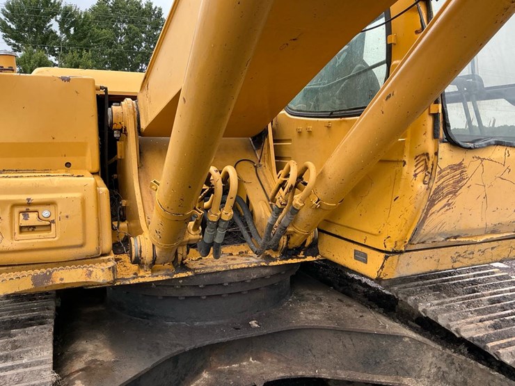 deere-200-lc-image-31
