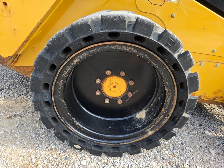2020-caterpillar-262d3-image-40