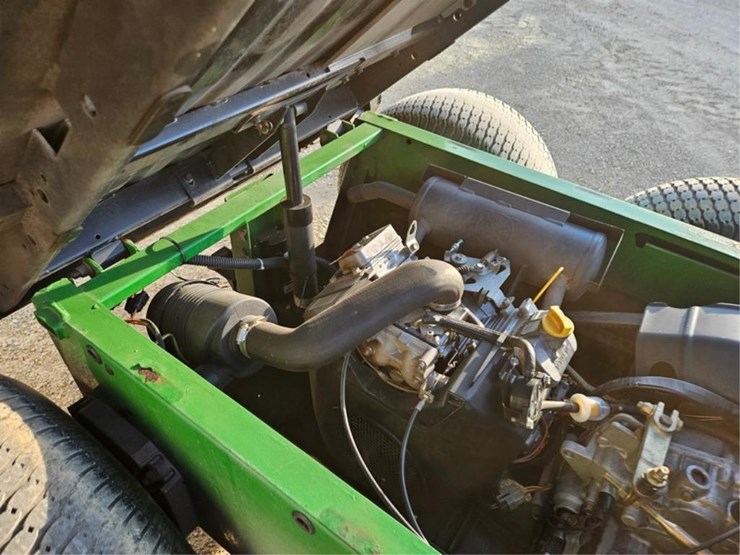 john-deere-gator-image-15