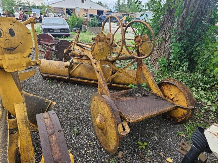 2016-caterpillar-18-image-3