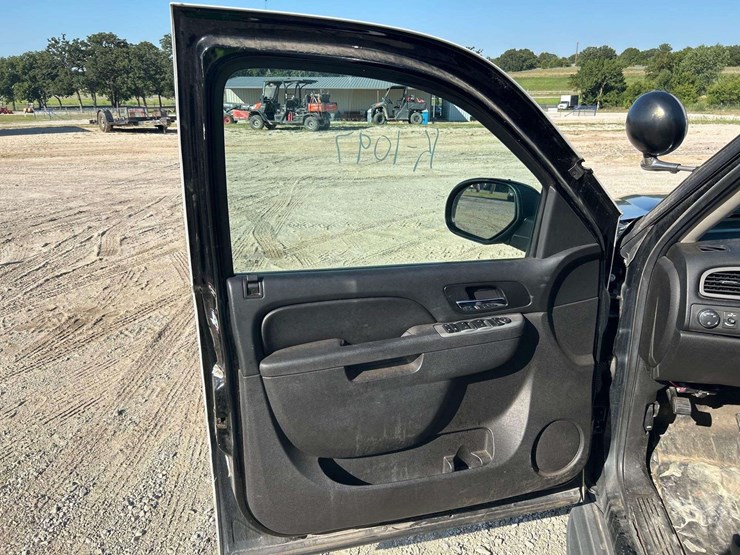 2014-chevrolet-tahoe-image-11