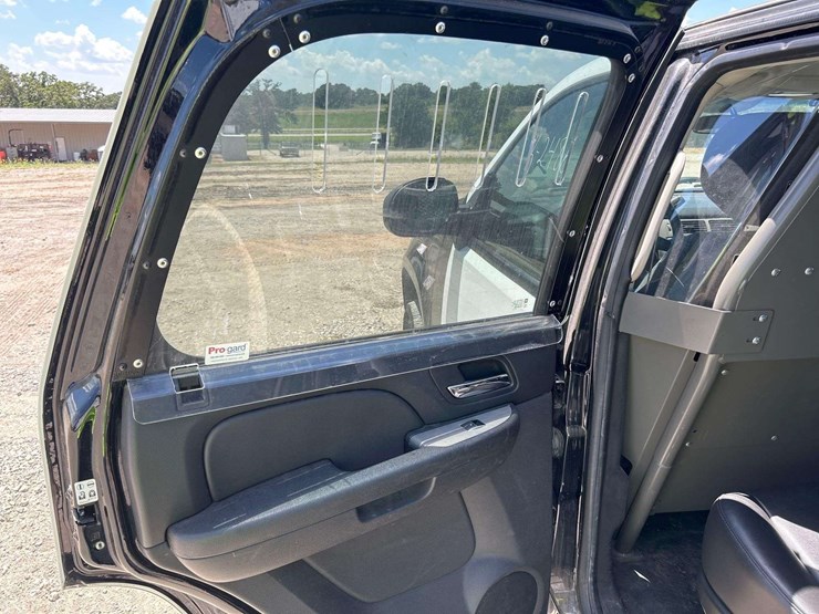 chevrolet-tahoe-image-17