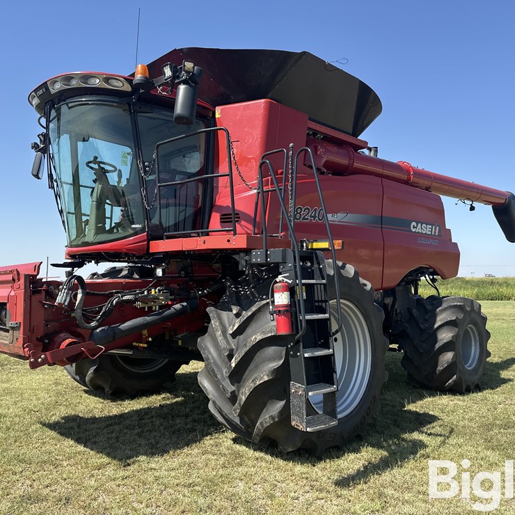2016 CASE IH 8240