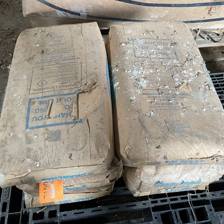 #7150 • Pallet of 6 Bags of Barn Lime