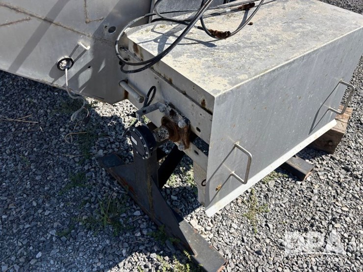 2019-john-deere-f4365-image-14