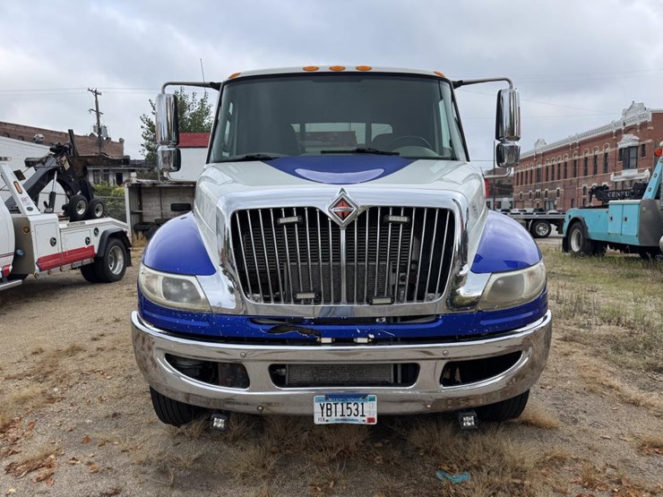2017-international-durastar-4300-image-7