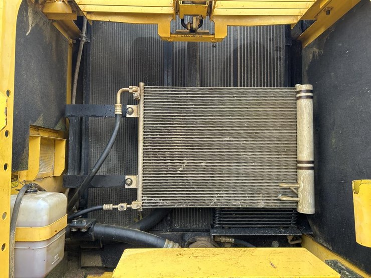 komatsu-pc270-lc-image-36