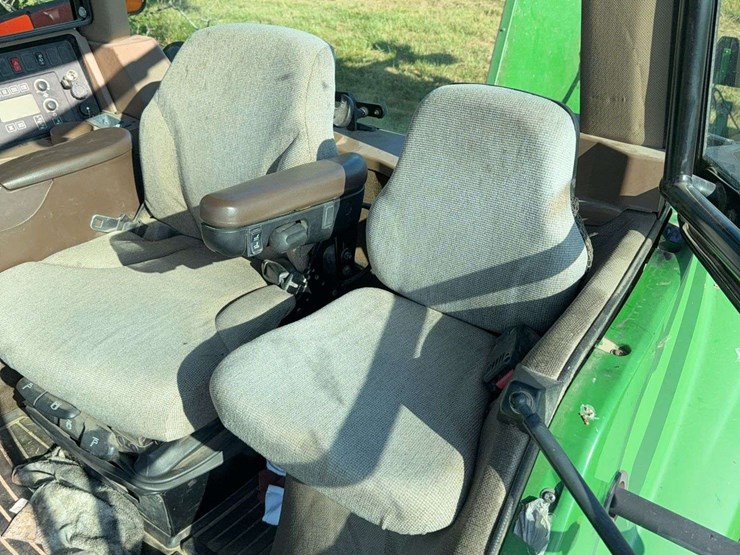 2006-john-deere-8430t-image-16