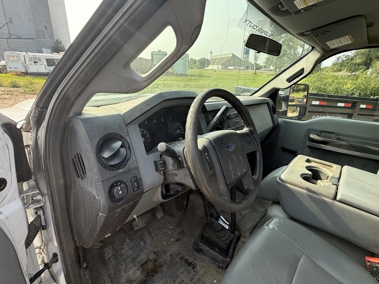 2013-ford-f350-image-50