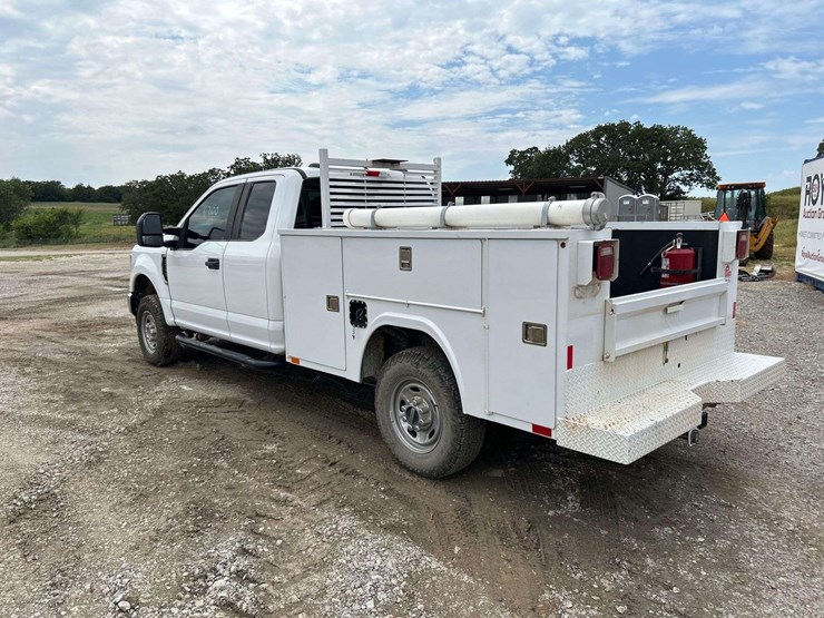 2021-ford-f250-image-2