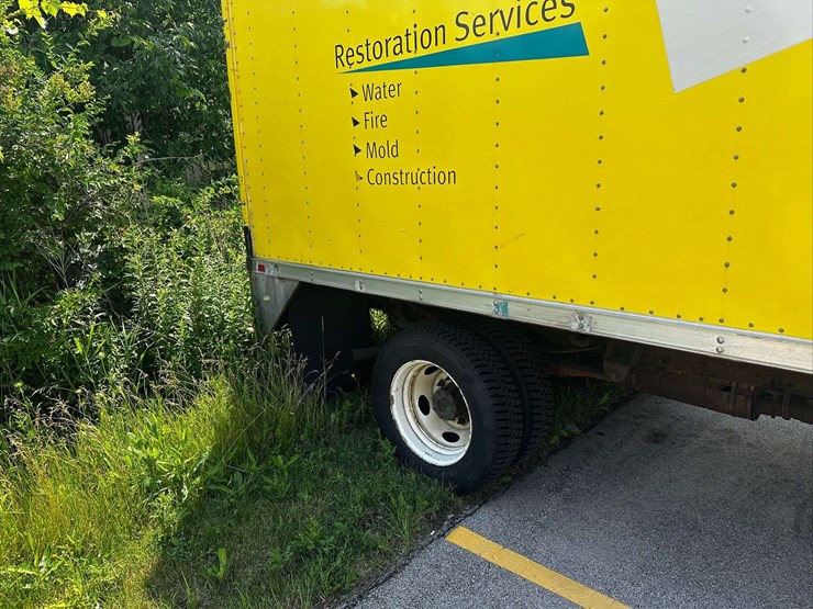 2005-ford-box-truck---blown-engine---will-need-towed---vin-#-1-fdxf46y05eb77980-image-5