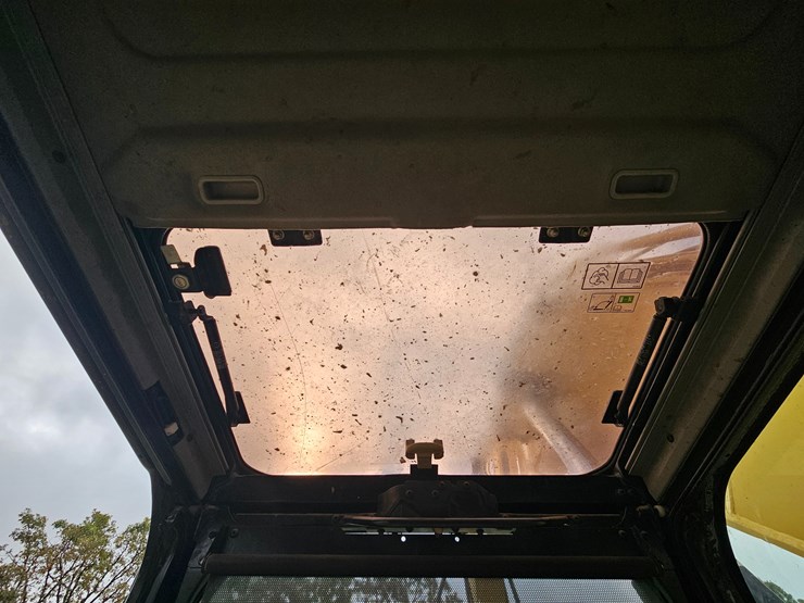 2017-caterpillar-336f-image-70