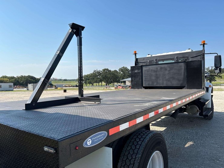 2018-international-durastar-4300-image-27
