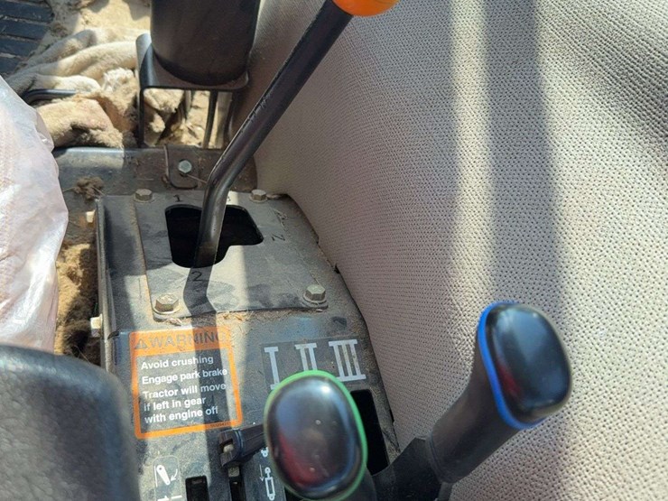 2011-john-deere-d-image-19