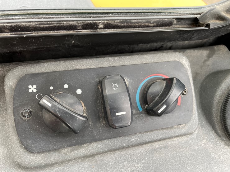 2019-caterpillar-303.5e2-cr-image-53