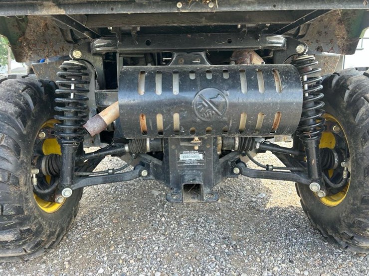 2016-john-deere-gator-image-28