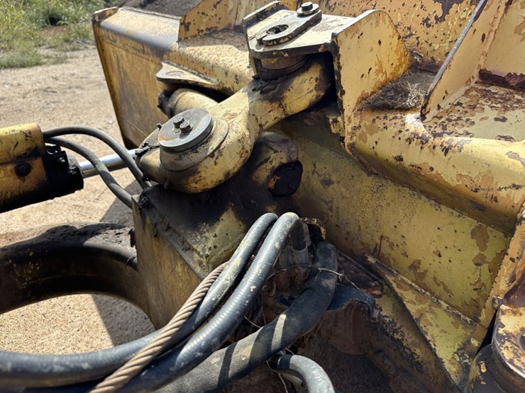 2002-deere-650g-image-14