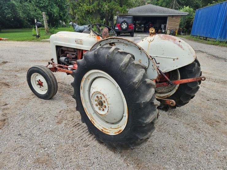 2017-ford-tractor-image-3