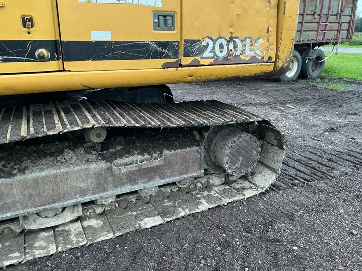 deere-200-lc-image-38