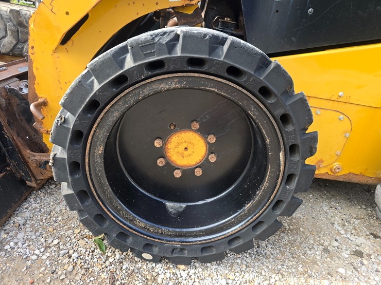 2020-caterpillar-262d3-image-47