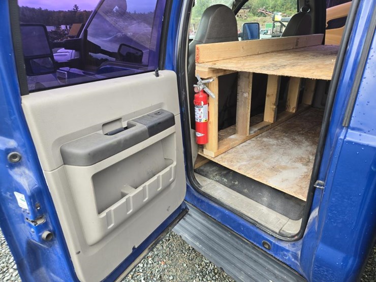 2009-ford-f550-image-67