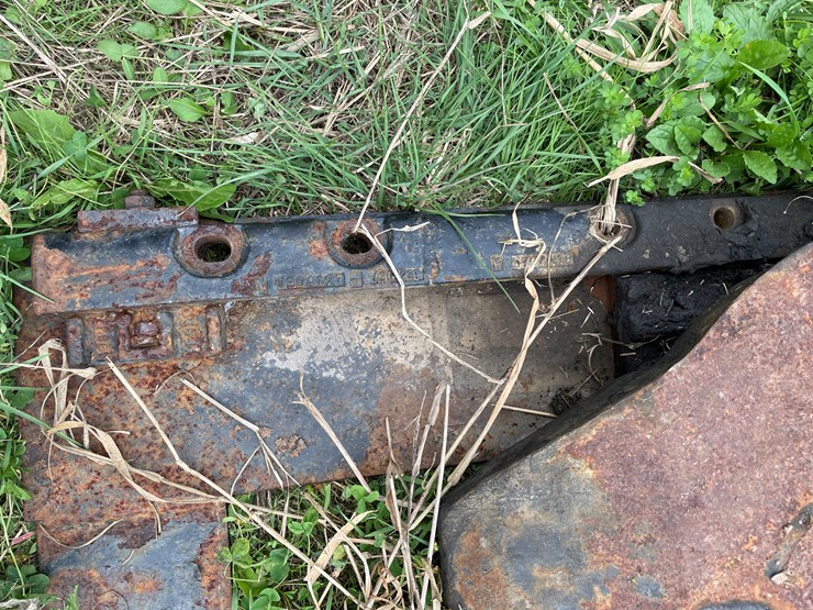 #7123-•-holland-semi-5th-wheel-plate-image-8
