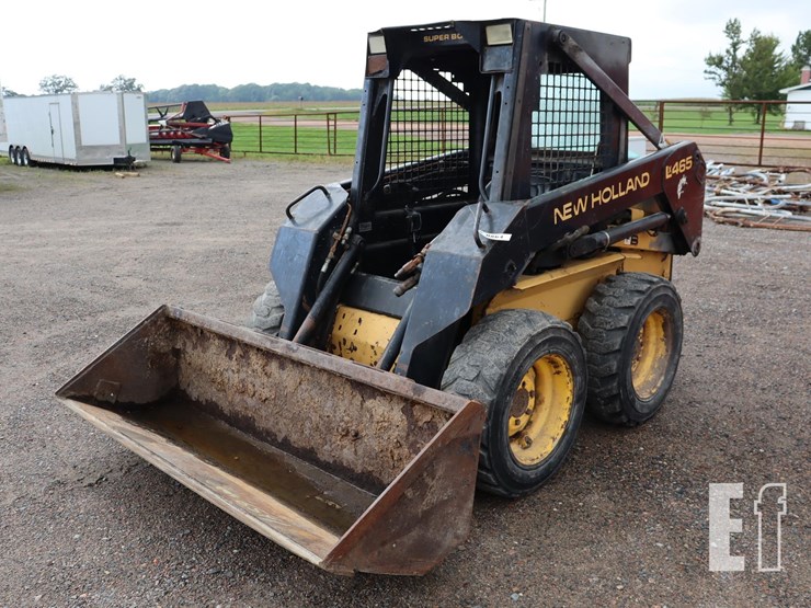 new-holland-l465-image-1
