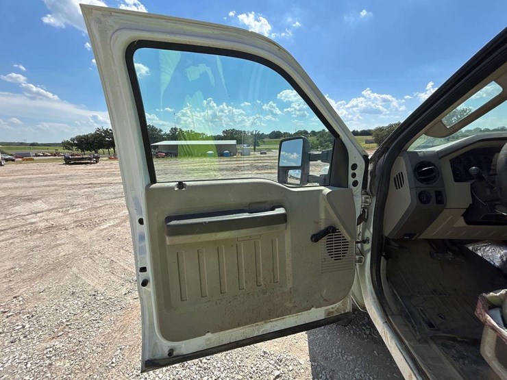 2008-ford-f550-image-11