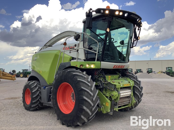 2022-claas-jaguar-960-image-3
