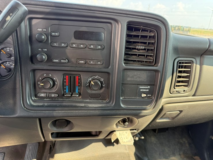 2003-chevrolet-silverado-image-25