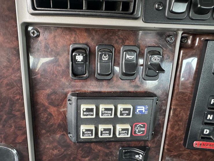 2019-kenworth-t270-image-67