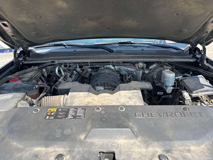 2016-chevrolet-tahoe-image-8