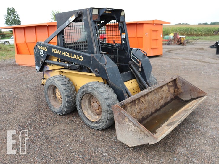 new-holland-l465-image-3