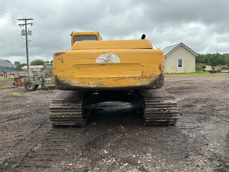 deere-200-lc-image-12