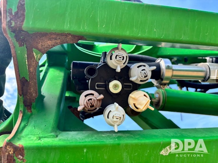 2019-john-deere-r4045-image-96