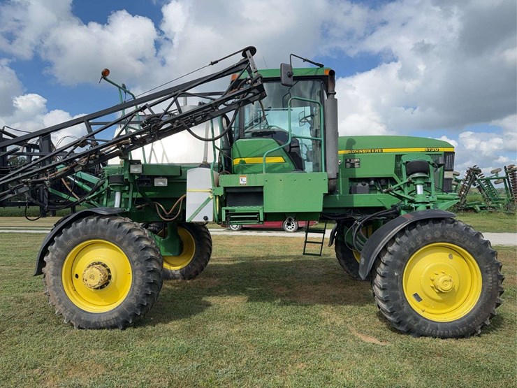 2000-john-deere-4700-image-31