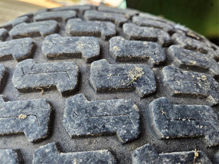 john-deere-x300-image-27
