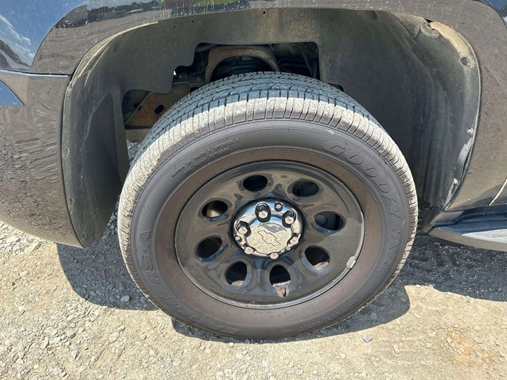 chevrolet-tahoe-image-21