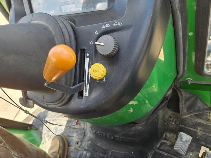 john-deere-4720-image-45