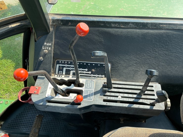 john-deere-4430-image-32