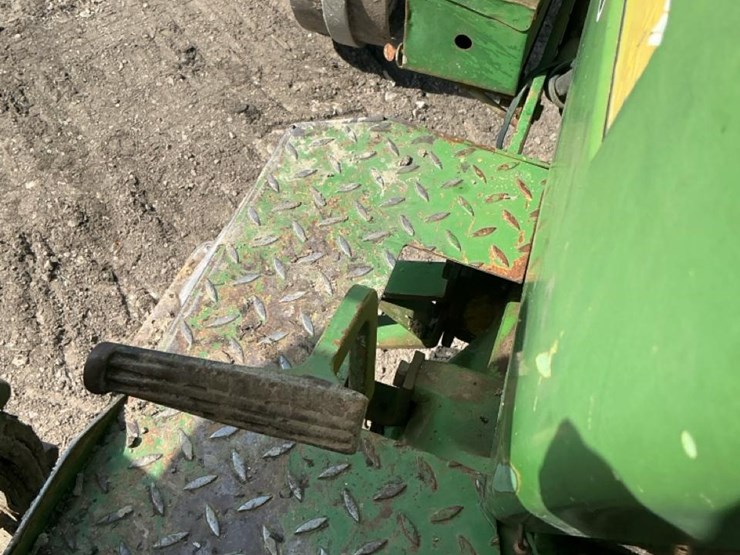 john-deere-2940-image-38