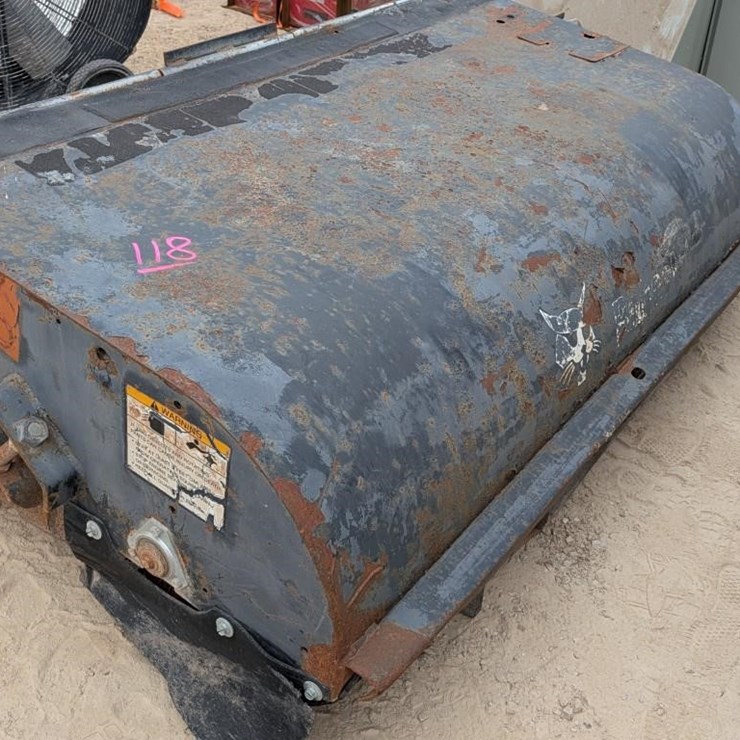 BOBCAT STREET SWEEPER