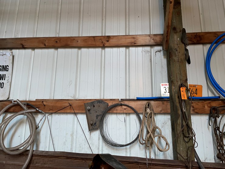 #7190-•-contents-hanging-on-wall-image-3