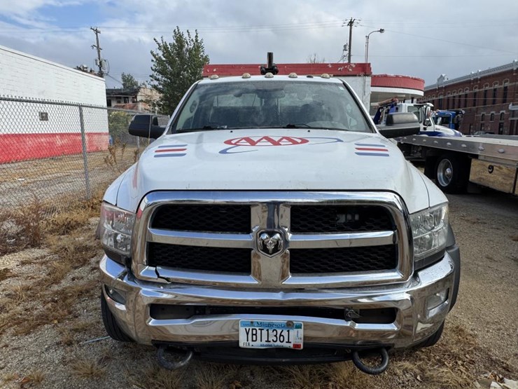 2017-ram-5500-slt-image-6